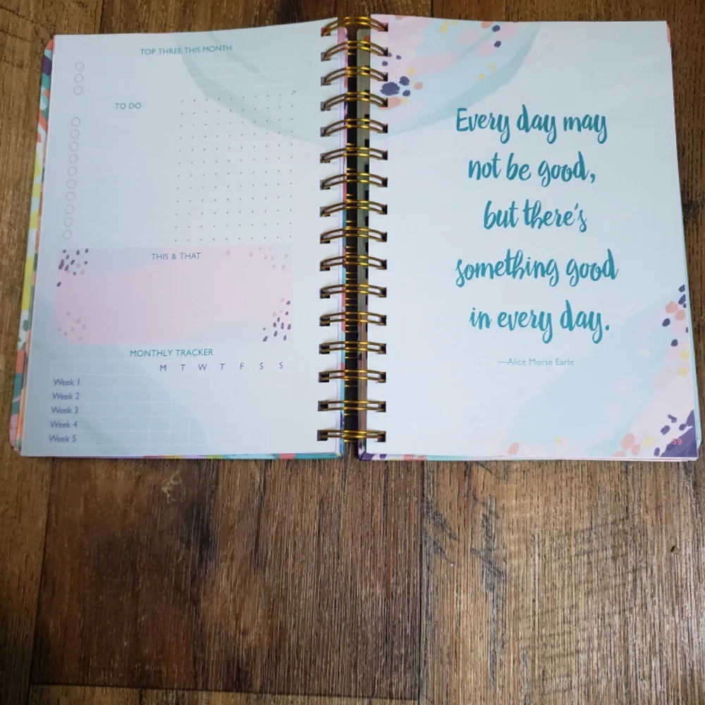 Find The Good In Everyday Undated Planner with Motivatonal Quotes & Stickers